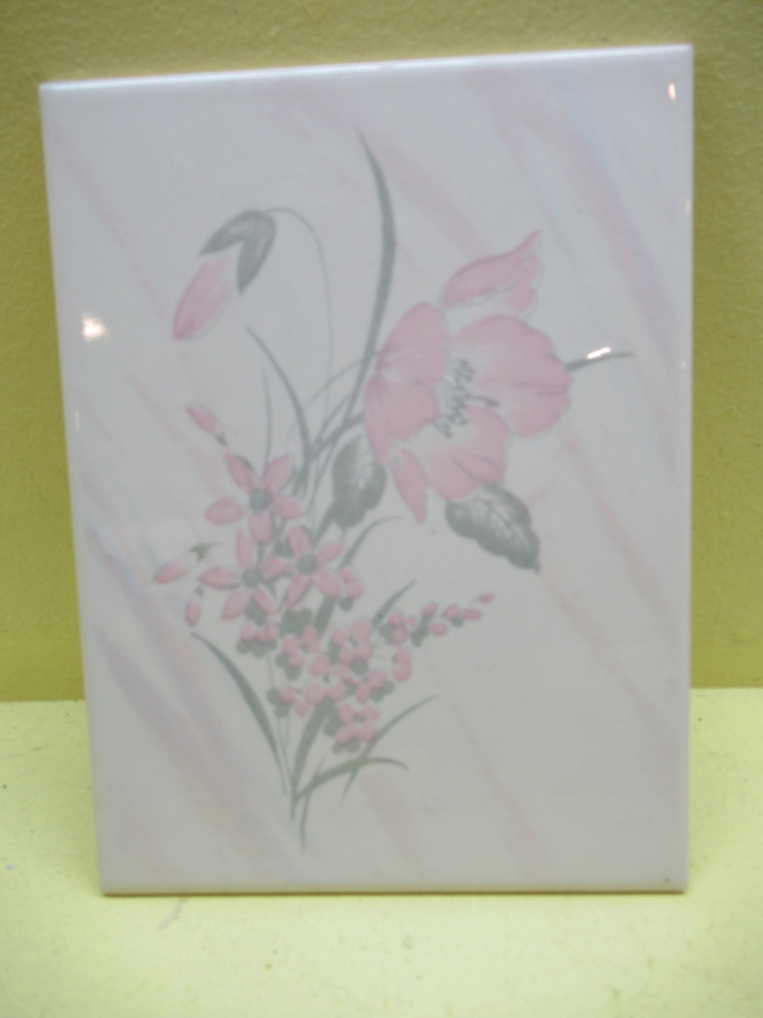 Whtie Tile with Light Pink Diagonal Stripes 200H x 150W