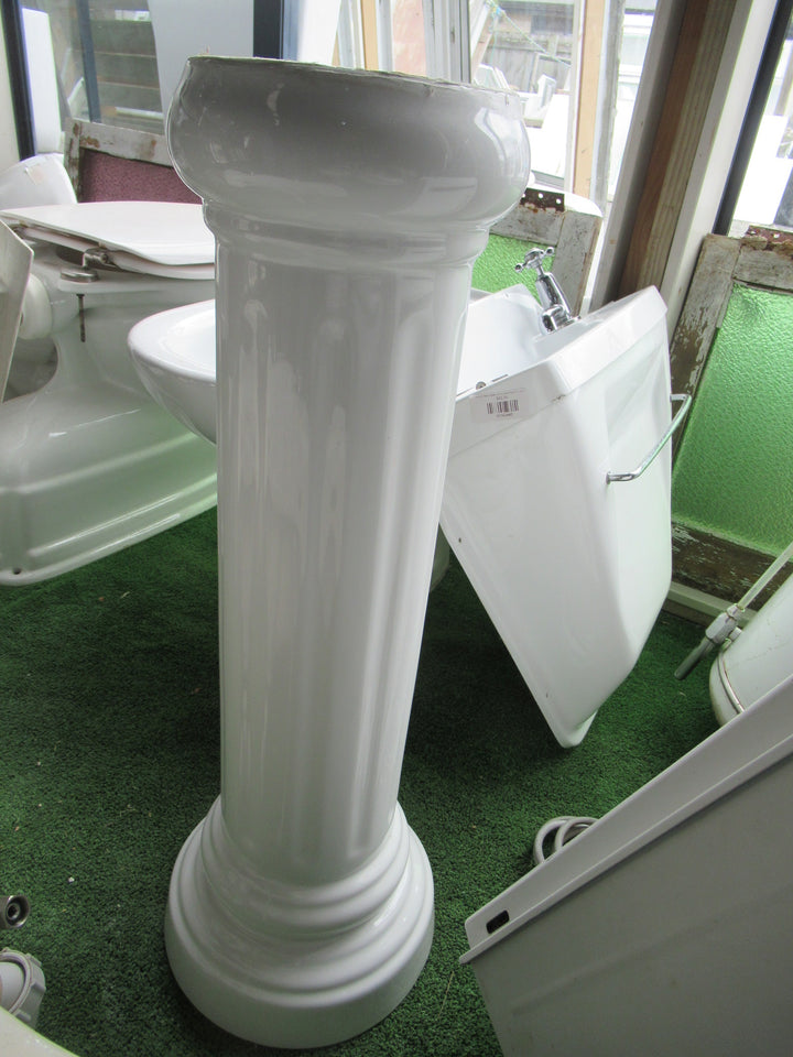 Traditional Villa Basin on Pedestal with Tapware 300H x 650W x 550D/Pedestal 660H x 19-23Dia