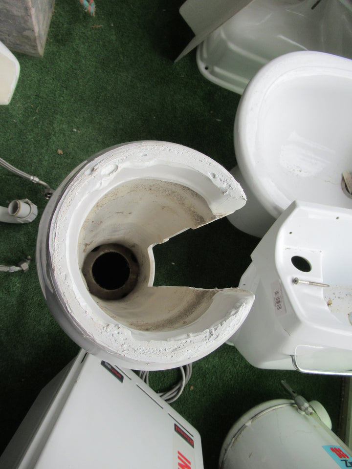 Traditional Villa Basin on Pedestal with Tapware 300H x 650W x 550D/Pedestal 660H x 19-23Dia