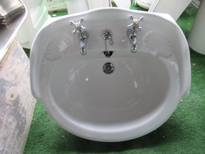 Traditional Villa Basin on Pedestal with Tapware 300H x 650W x 550D/Pedestal 660H x 19-23Dia