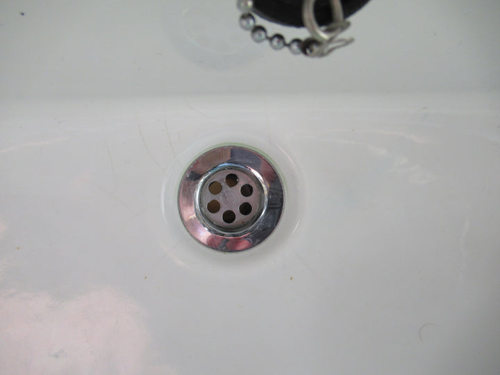 Traditional Villa Basin on Pedestal with Tapware 300H x 650W x 550D/Pedestal 660H x 19-23Dia