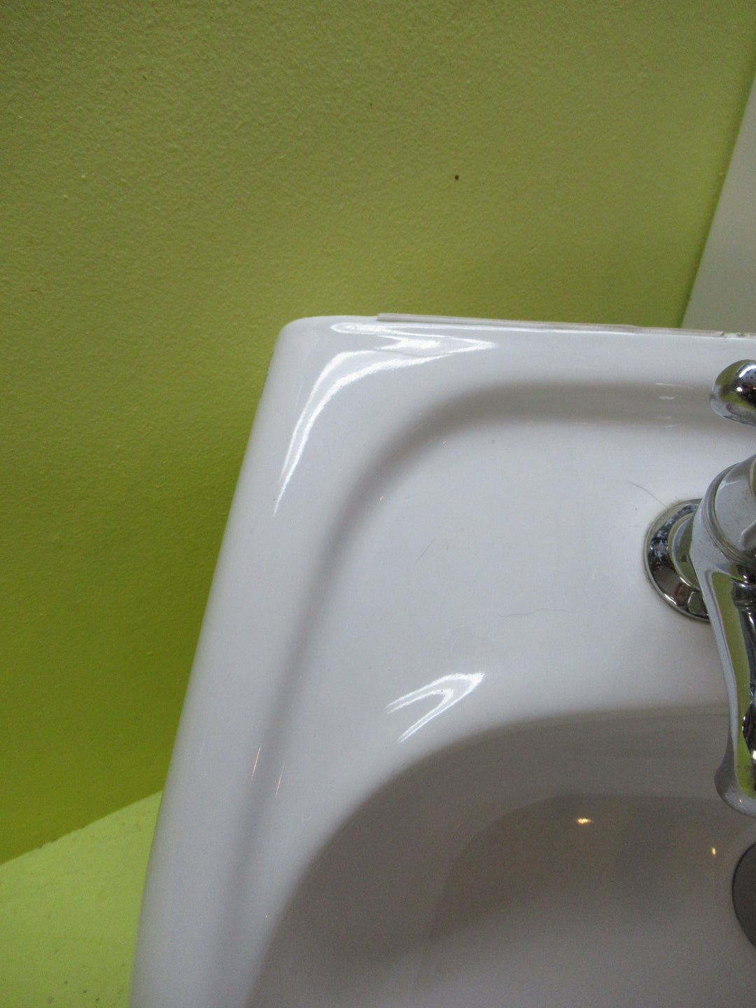 Doulton Porcelain Basin & Pedestaal with Tapware 260H x 560H x 470D/Pedestal  650H x 160W x 120D