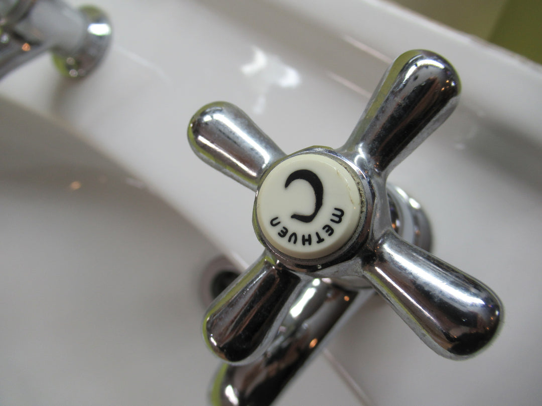 Doulton Porcelain Basin & Pedestaal with Tapware 260H x 560H x 470D/Pedestal  650H x 160W x 120D