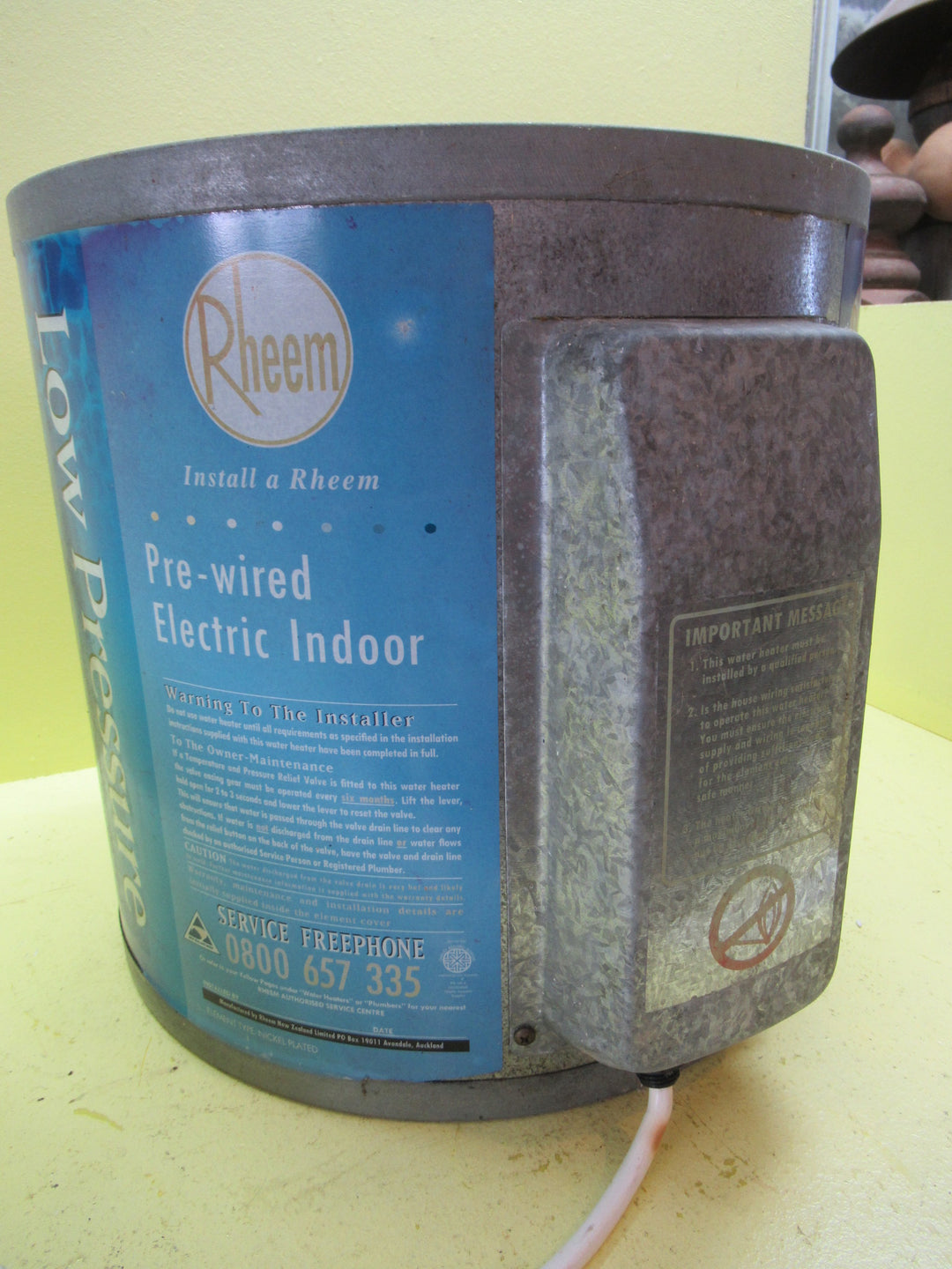 Rheem Low Pressure 15 Ltr Pre Wired Electric Indoor water Heater 345H x 365W