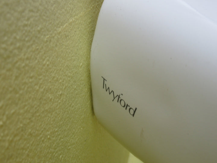 Twyford Basin & Pedestal 250H x 260W x 480D/Pedestal 65H x 140W x 155D