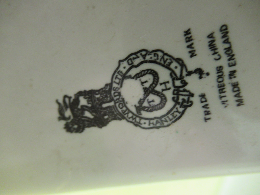 Twyford Basin & Pedestal 250H x 260W x 480D/Pedestal 65H x 140W x 155D