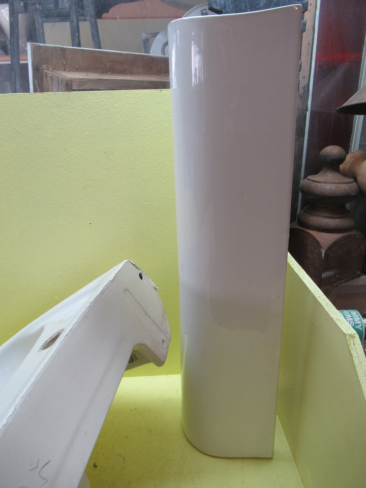 Twyford Basin & Pedestal 250H x 260W x 480D/Pedestal 65H x 140W x 155D