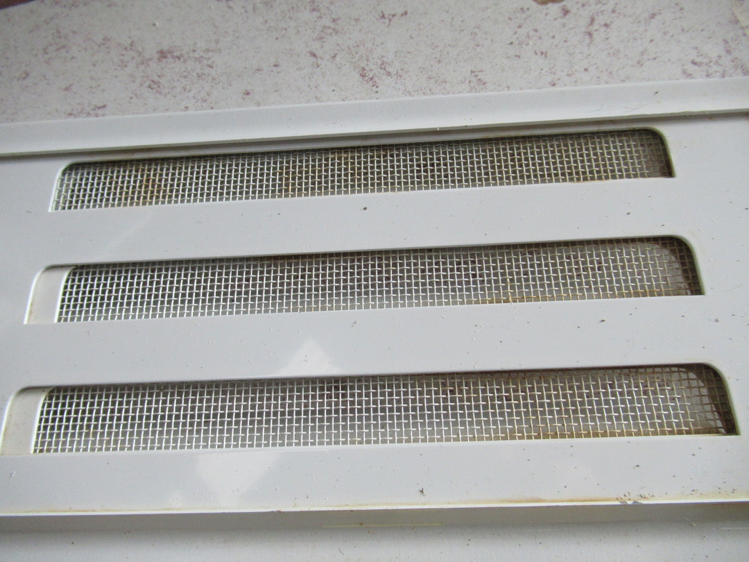 Vents with Toggle 510-610L x 125H