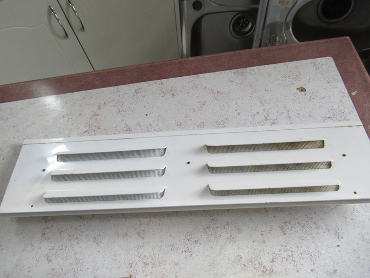 Vents with Toggle 510-610L x 125H