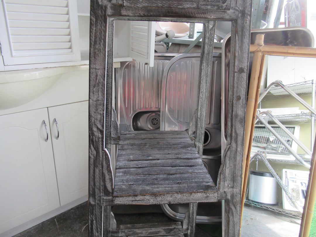 Display Ladder 143H x 37W x 17-48D