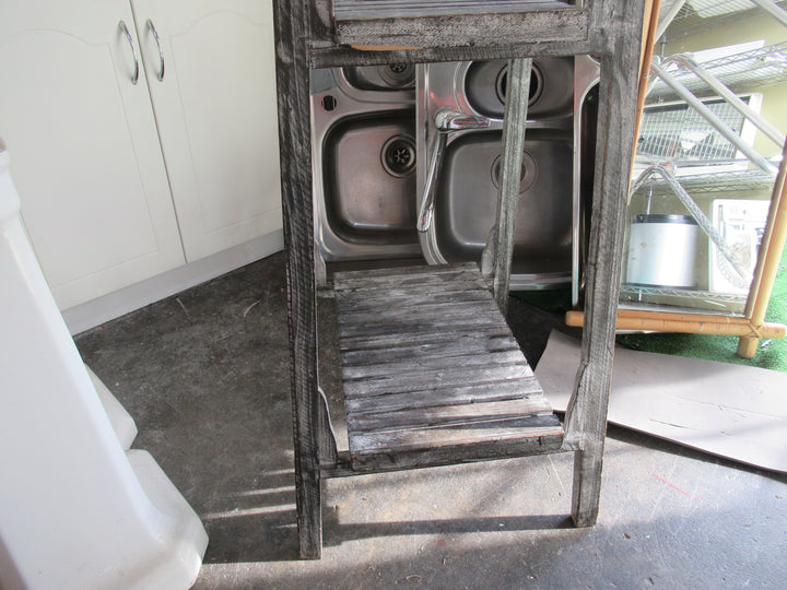 Display Ladder 143H x 37W x 17-48D