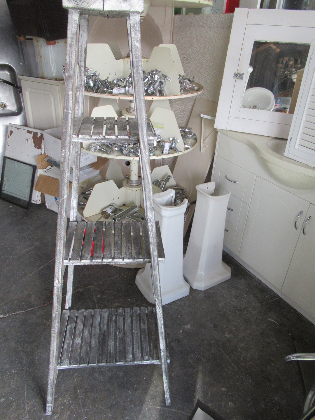 Display Ladder 143H x 37W x 17-48D