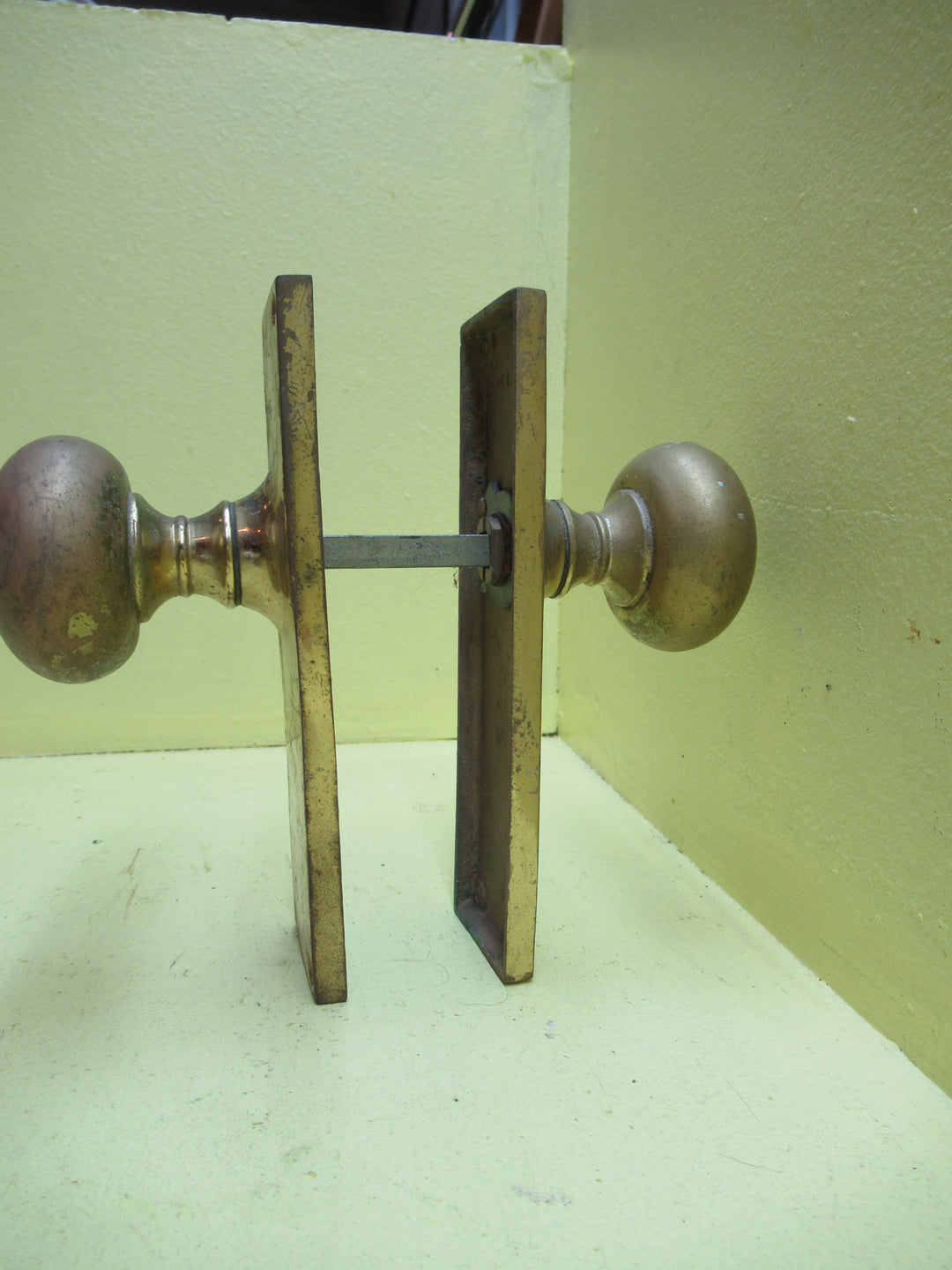 Delf Brass Square Plate with Ball Knob Handle 155L x 45W/Plate 65H x 50Dia