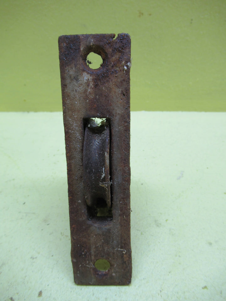 Cast Iron Rectangle Sash Pulley with Semi Flat Circle Back 115L x 18W/Body 72H x 45D x 12W