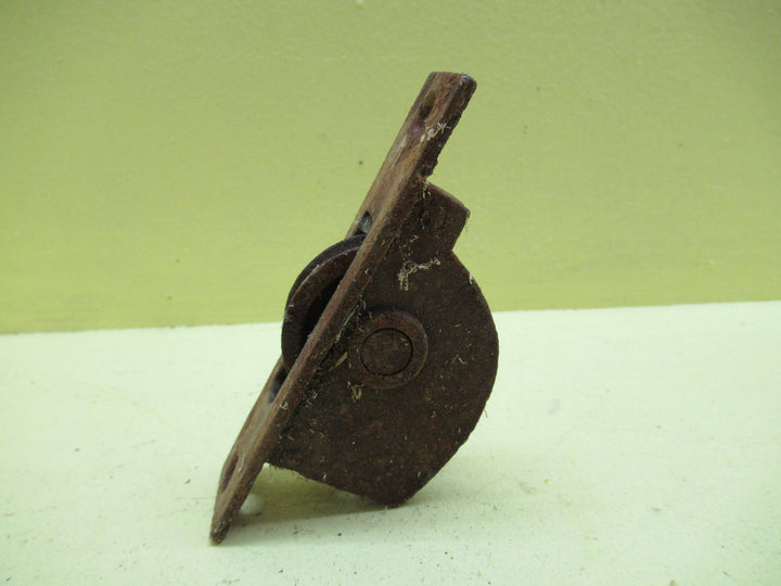 Cast Iron Rectangle Sash Pulley with Semi Flat Circle Back 115L x 18W/Body 72H x 45D x 12W