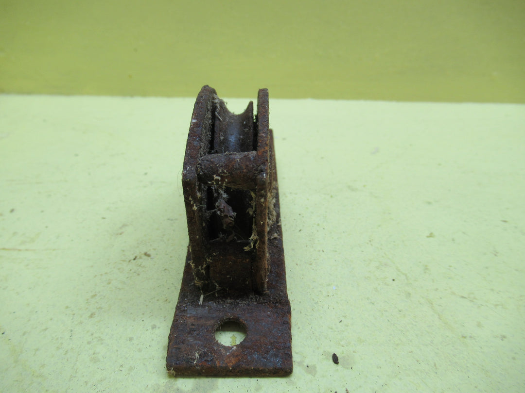 Cast Iron Rectangle Sash Pulley with Semi Flat Circle Back 115L x 18W/Body 72H x 45D x 12W