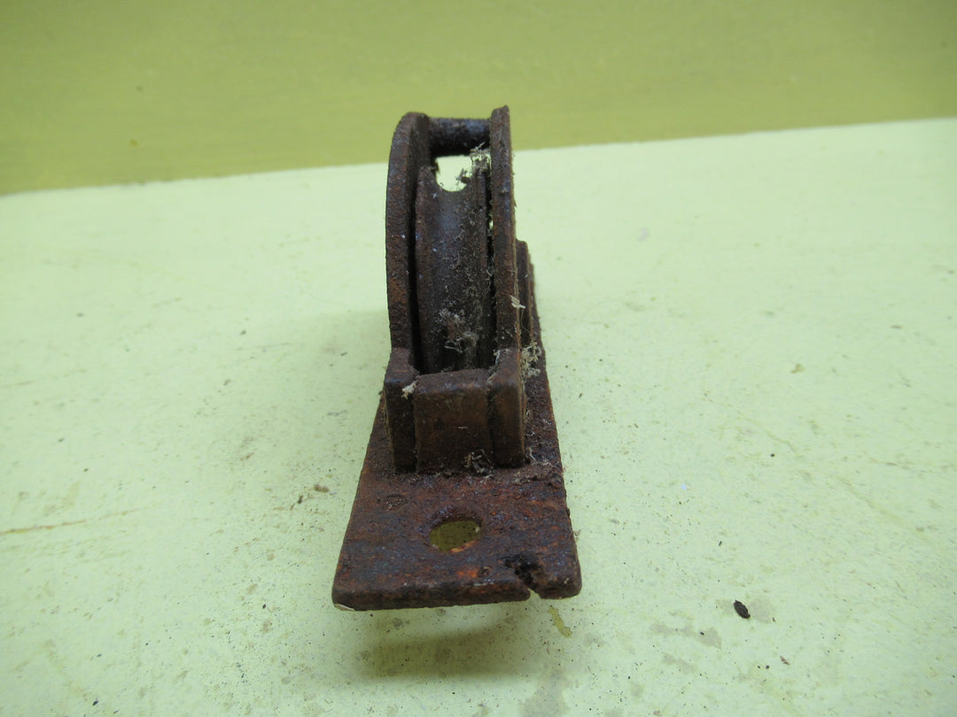 Cast Iron Rectangle Sash Pulley with Semi Flat Circle Back 115L x 18W/Body 72H x 45D x 12W