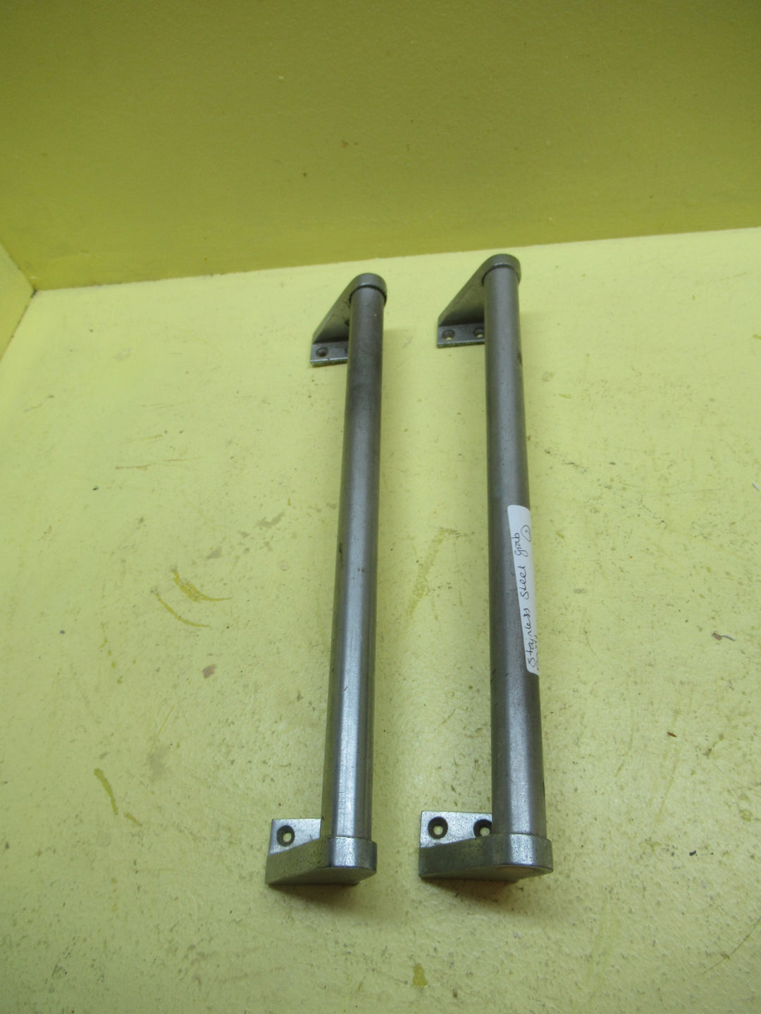 Pull Handles  40H x 312L x 47D