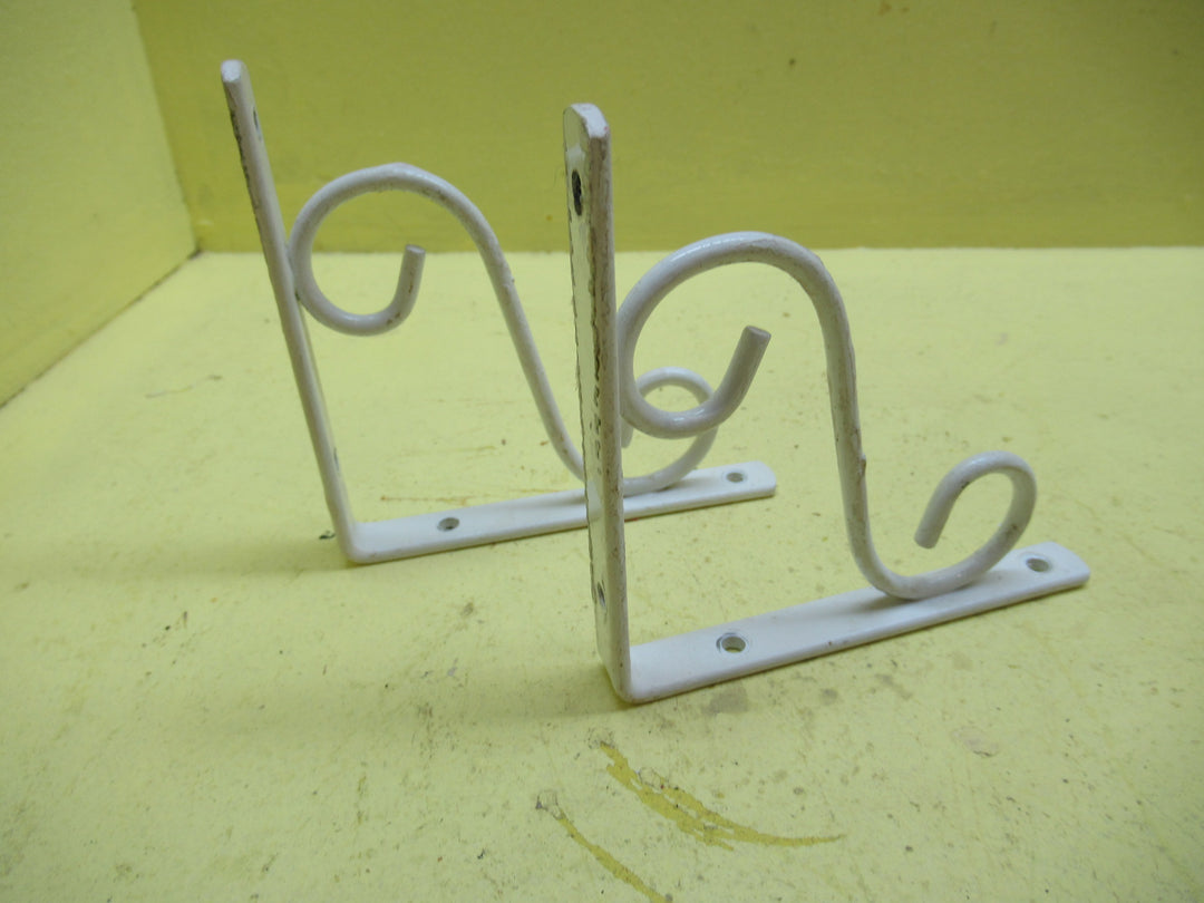 Small White Swirly Shelf Brackets 100H x 100D x 12W
