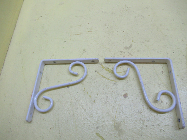 Small White Swirly Shelf Brackets 100H x 100D x 12W
