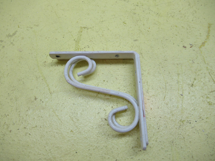 Small White Swirly Shelf Brackets 100H x 100D x 12W