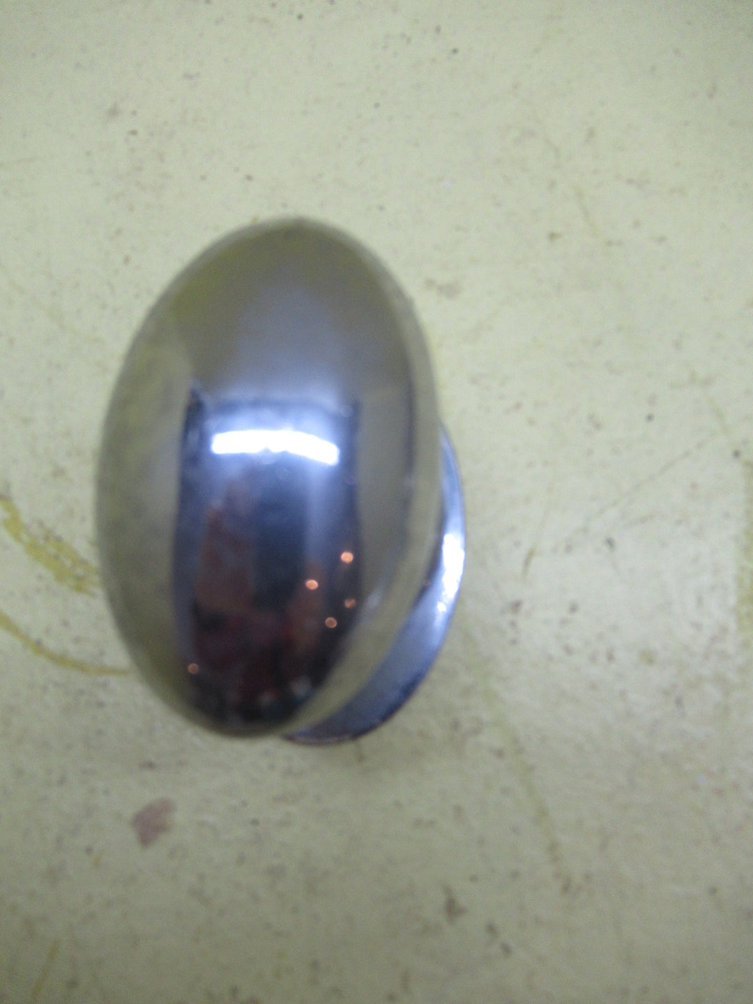 Chrome Oval Knob with Oval Roase Door Plate 65L x 40W x 60H/Plate 72L x 48W x 10H