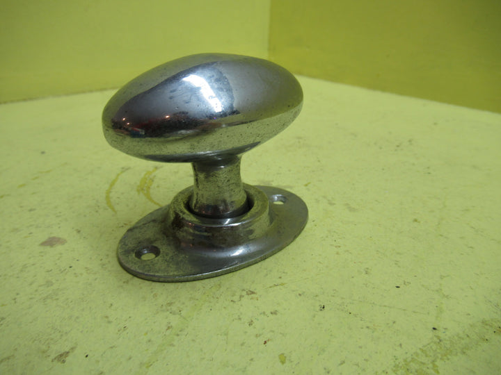 Chrome Oval Knob with Oval Roase Door Plate 65L x 40W x 60H/Plate 72L x 48W x 10H