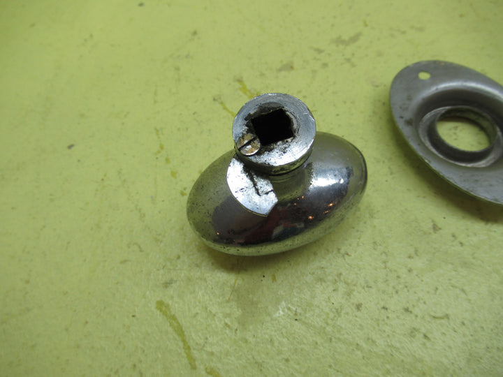 Chrome Oval Knob with Oval Roase Door Plate 65L x 40W x 60H/Plate 72L x 48W x 10H