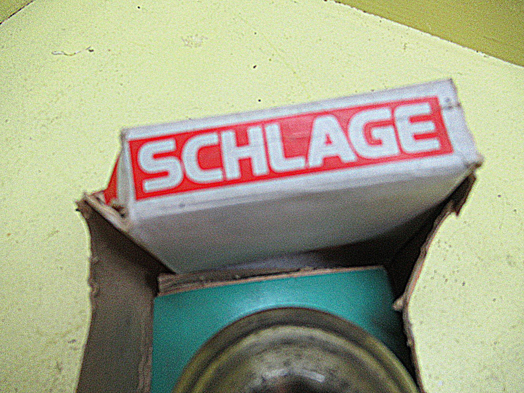 Schlage Dummy Knob Handles  - Georgain in Satin Brass with Rib Detail 50Dia x 45H /Rose 60Dia