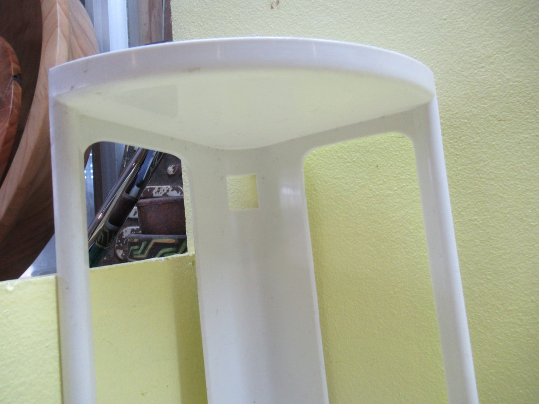 Retro Plastic Shower Caddy 380H x 135W x 135D