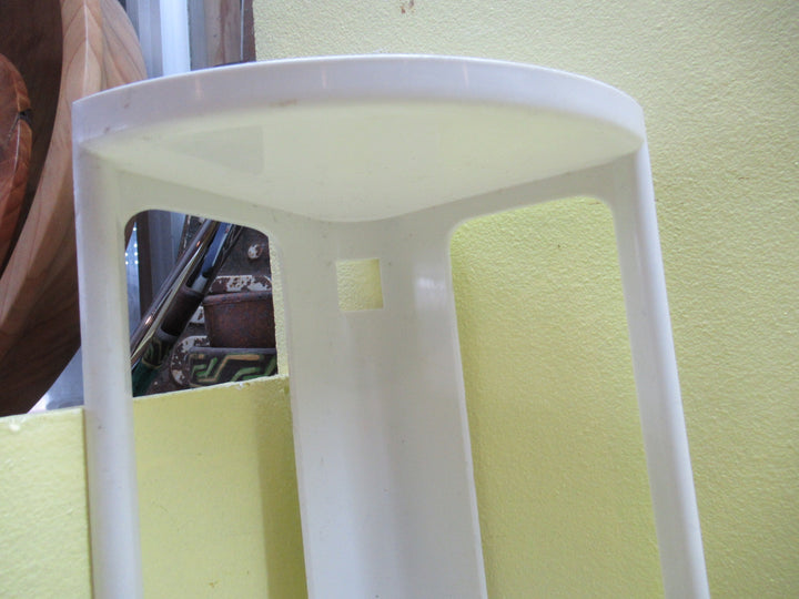 Retro Plastic Shower Caddy 380H x 135W x 135D