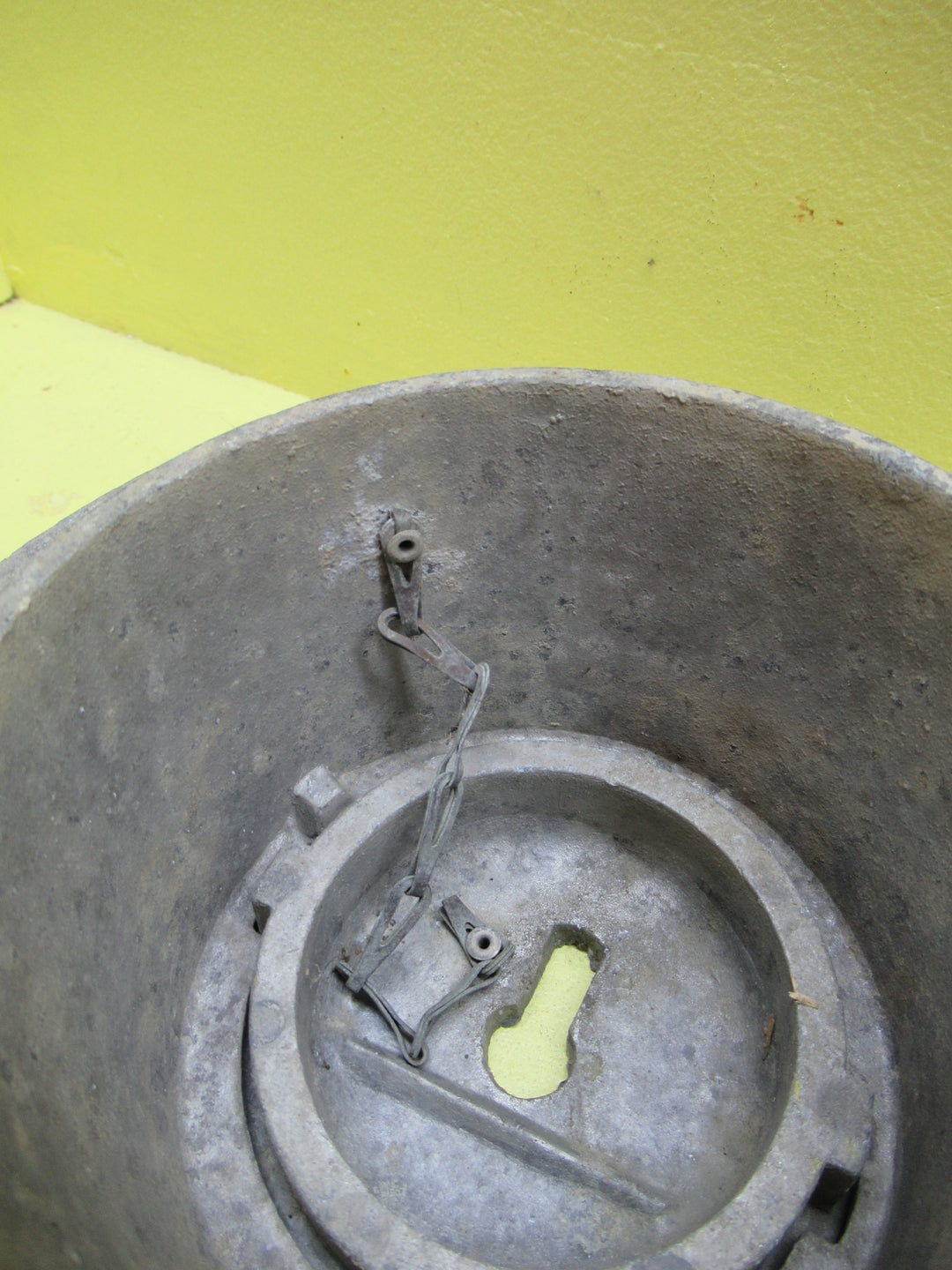Water Pipe Cast Steel Inspection Cover 115-170Dia x 75H