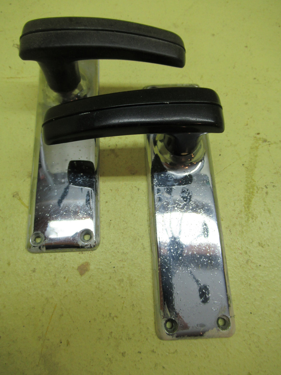 Art Deco Bakelite Handles with Chrome Door Plate(Surreyware