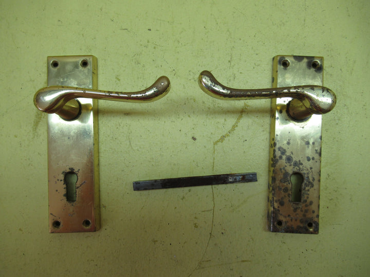 Brass Rectangle Plate with Curved Lever Handle 148L x 42W//Lever 50H x 95L