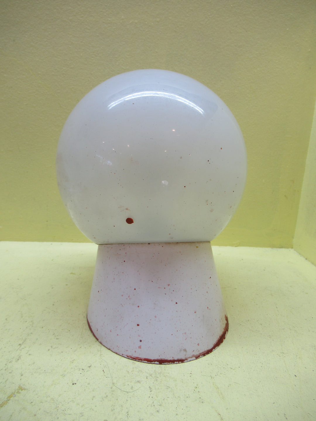 Sloped Mounted Globe Outside Light  160Dia x 80-40H x 120Dia