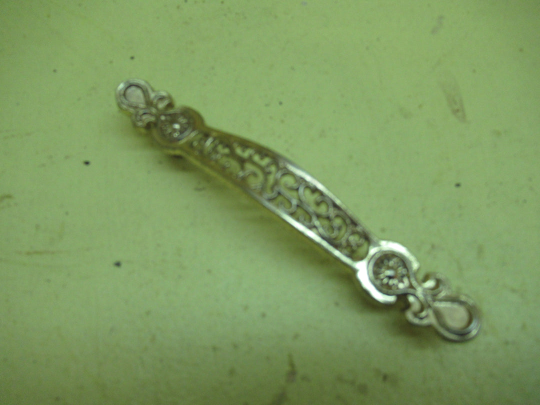 Brass Effect Retro Pull Ornate Handle 21H x 120L/89mm Hole distance