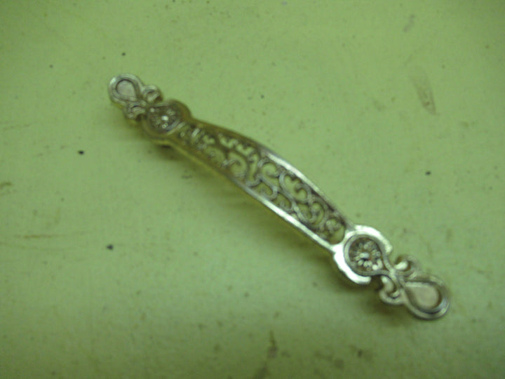 Brass Effect Retro Pull Ornate Handle 21H x 120L/89mm Hole distance