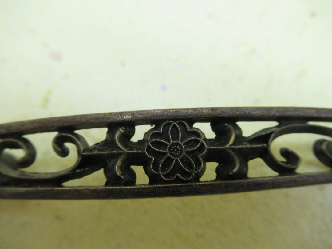 Antique Brass Oval Flower Design Pull Handle 157L x 14W x 20D/77Hole Distance