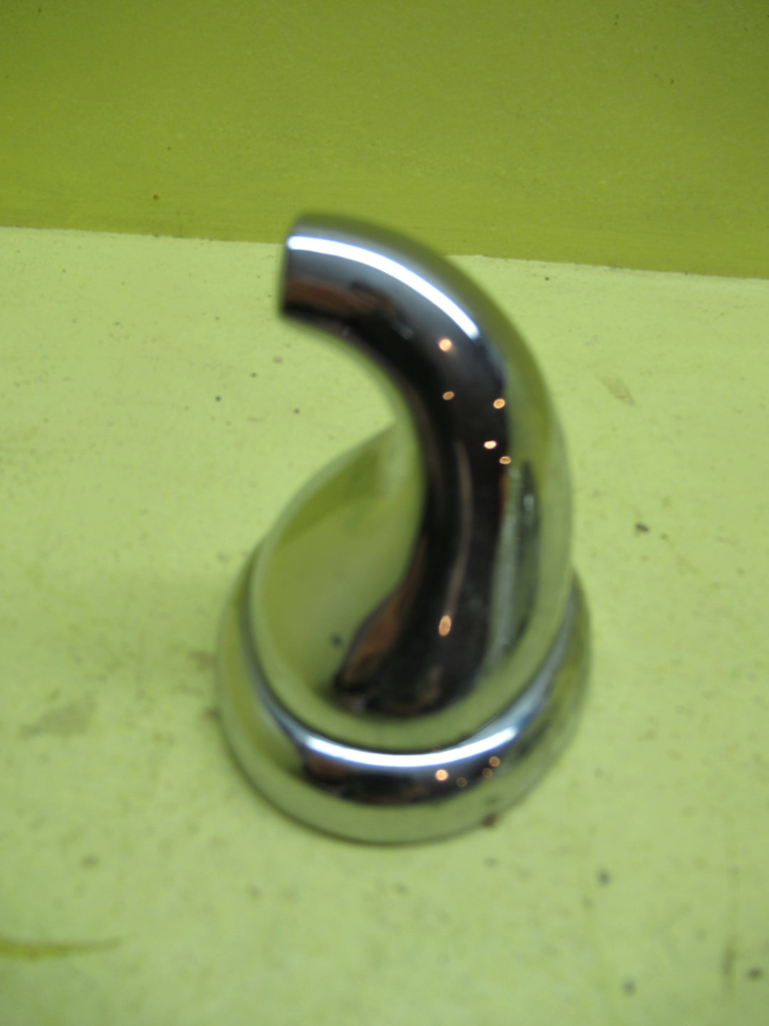 Chrome Chunky Hook 52H x 60D x 70W
