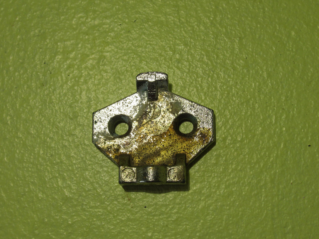 Securing Mount for Enamel Bathroom Fitting 57D