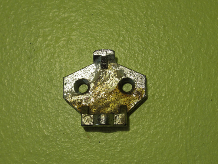 Securing Mount for Enamel Bathroom Fitting 57D