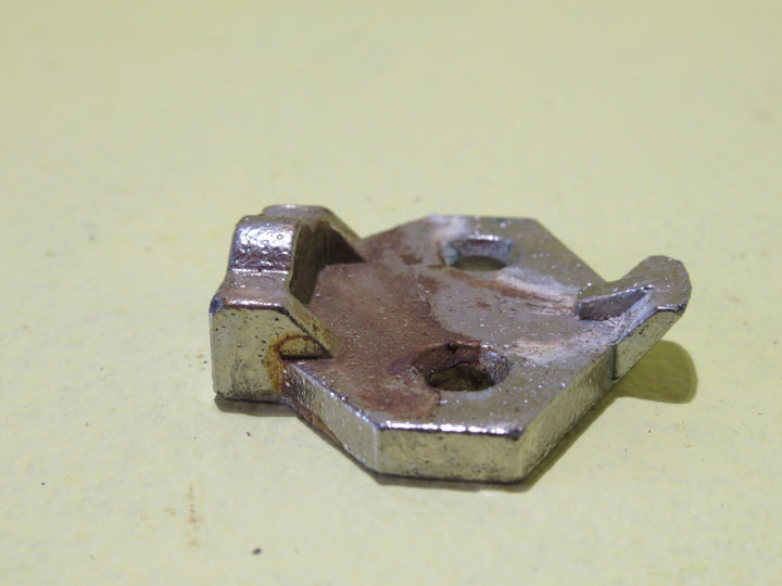 Securing Mount for Enamel Bathroom Fitting 57D