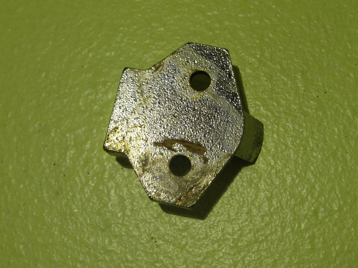 Securing Mount for Enamel Bathroom Fitting 57D
