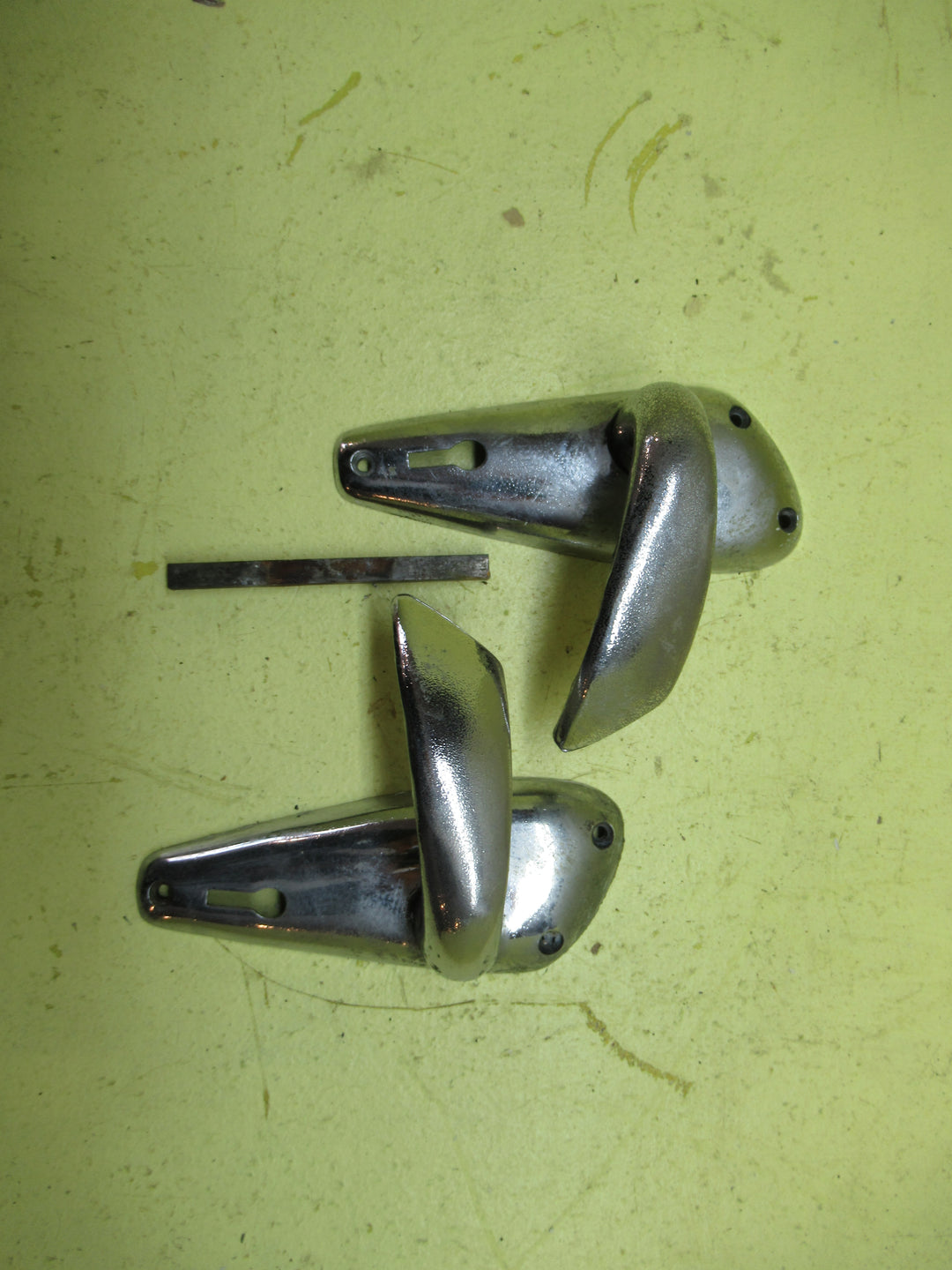 Kidney Shape Art Nouveau Handle with hand grip handle. 150H x 20-60W/Lever 60D x 110L