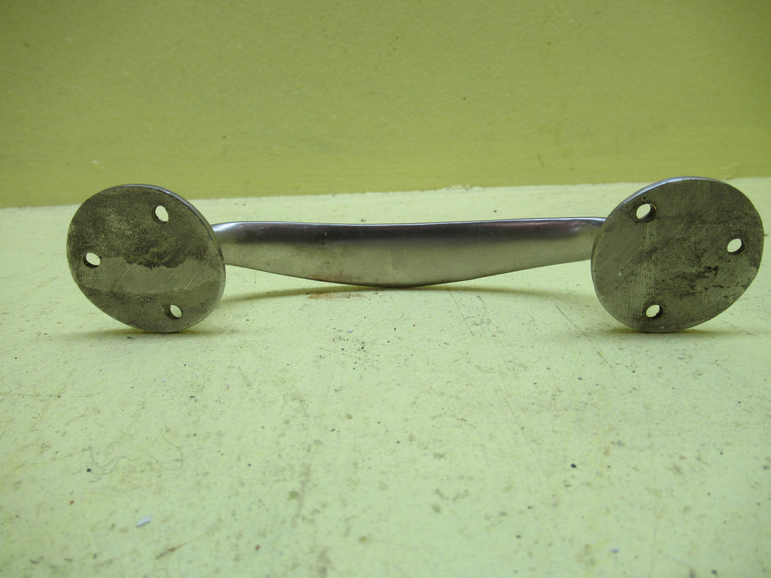 Brush Nickle Pulll Handle wiht Oval Mounting Plates 157L x 35W x 35D