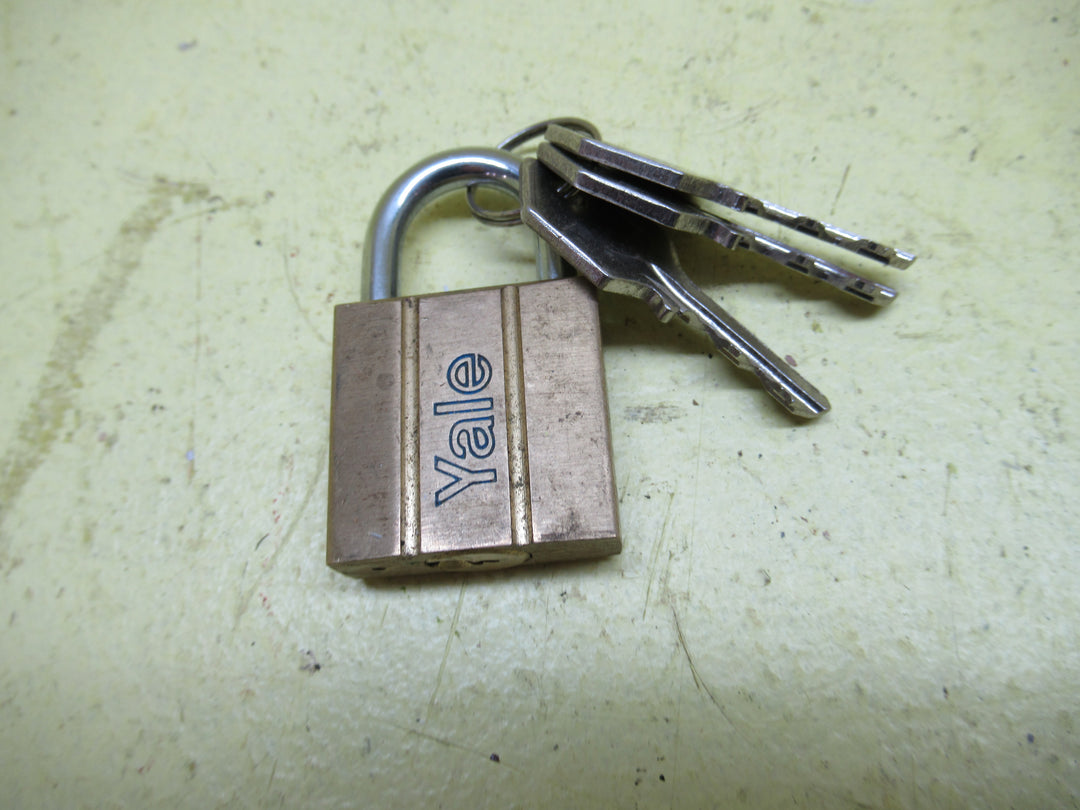 Yale Padlock in Brass & Steel with 2 Keys 51H x 30W x 12W