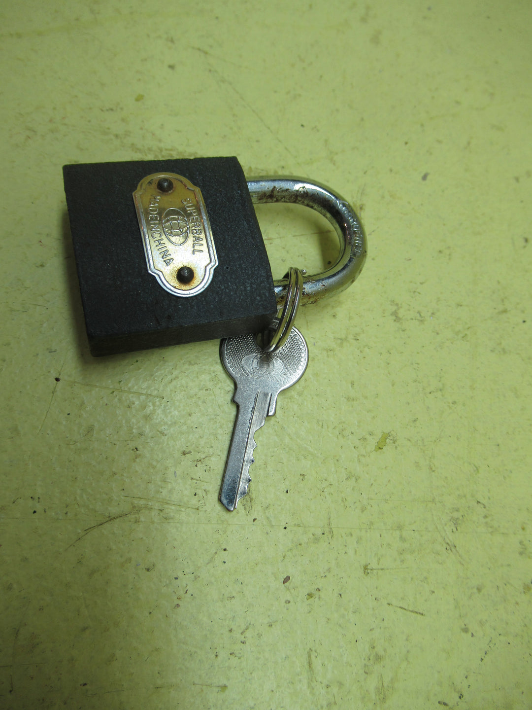 Superball Padlock with Key 62H x 38W x 170D
