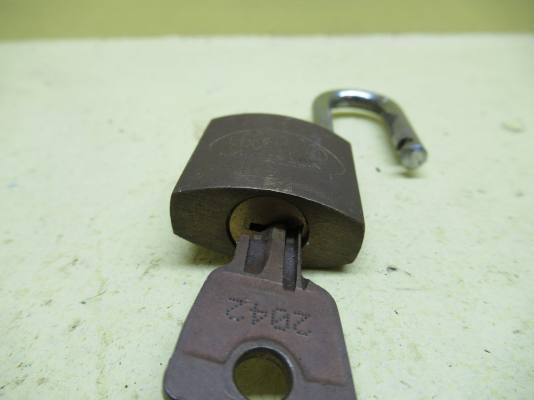 Lockwood Padlock -Australian 60H x 30-40W x 15D