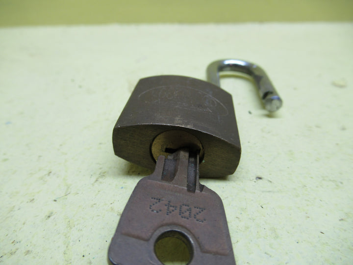 Lockwood Padlock -Australian 60H x 30-40W x 15D
