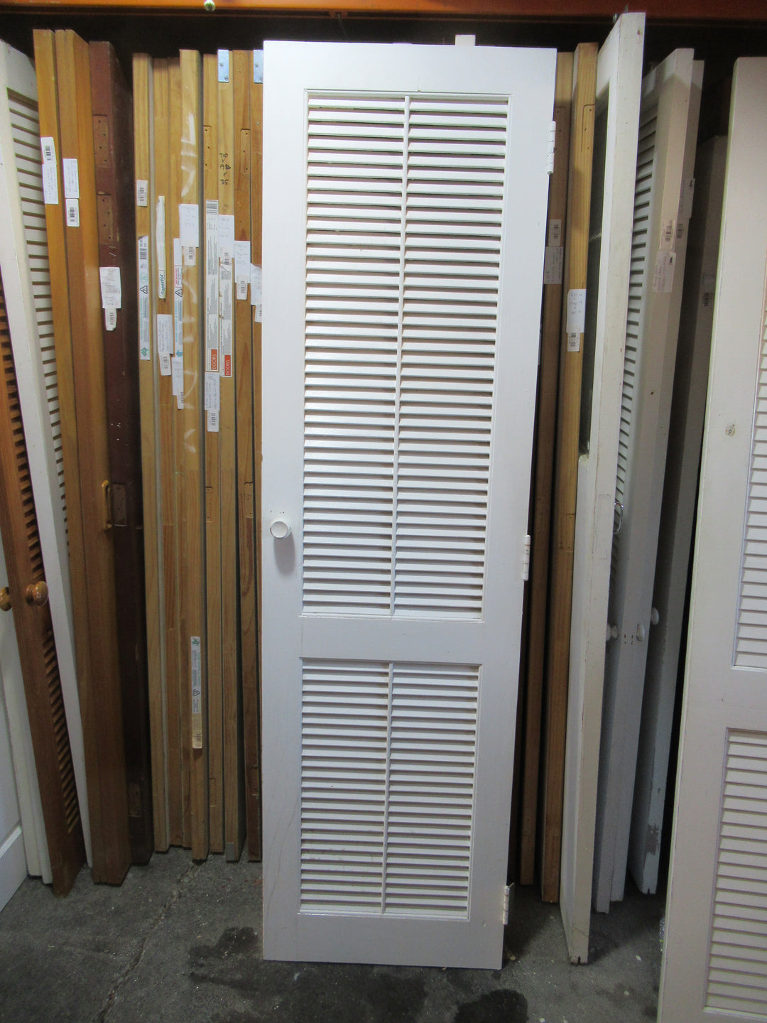 2 Panel Paint Finished Louvre Door 1970H x 555W x 32D